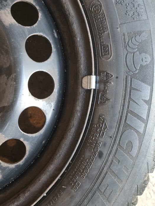 Komlet 4 kół 16. Opony zimowe 215/60/16 z felgami