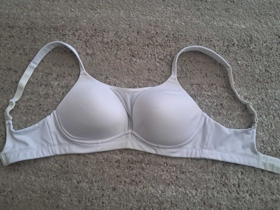 Biały sportowy biustonosz bez fiszbin rozpinany 38(M)