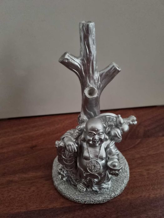 Vendo buda prateado