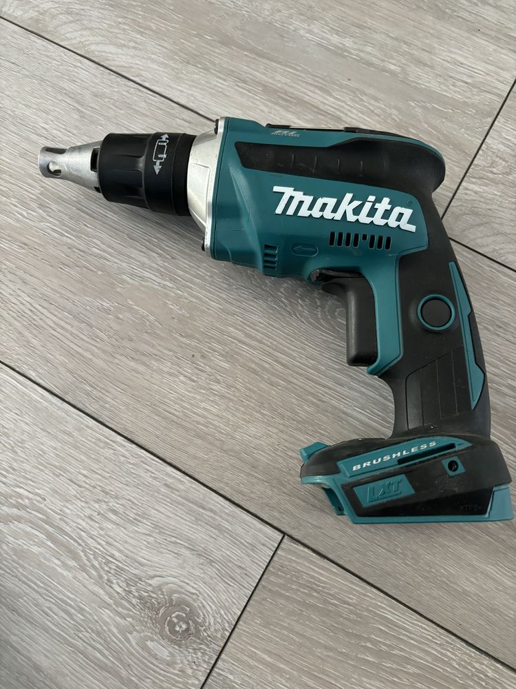 Wkretarka do plyt gipsowych Makita DFS 452