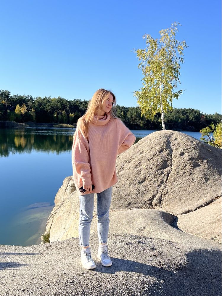 Жіночий рожевий светр oversize теплий