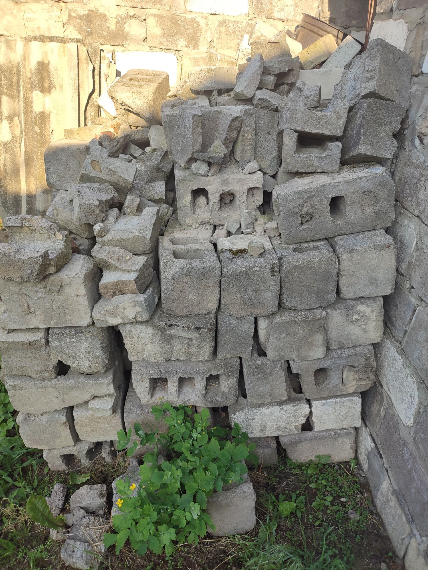 Продам полублоки, 2/3 блоки из б/у шлакоблоков