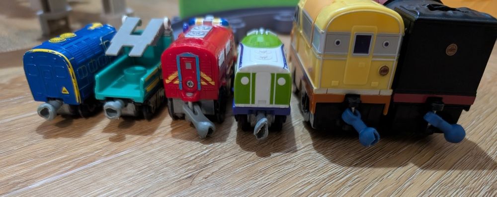 Zestawy Stacyjkowo + 6 ciuchci