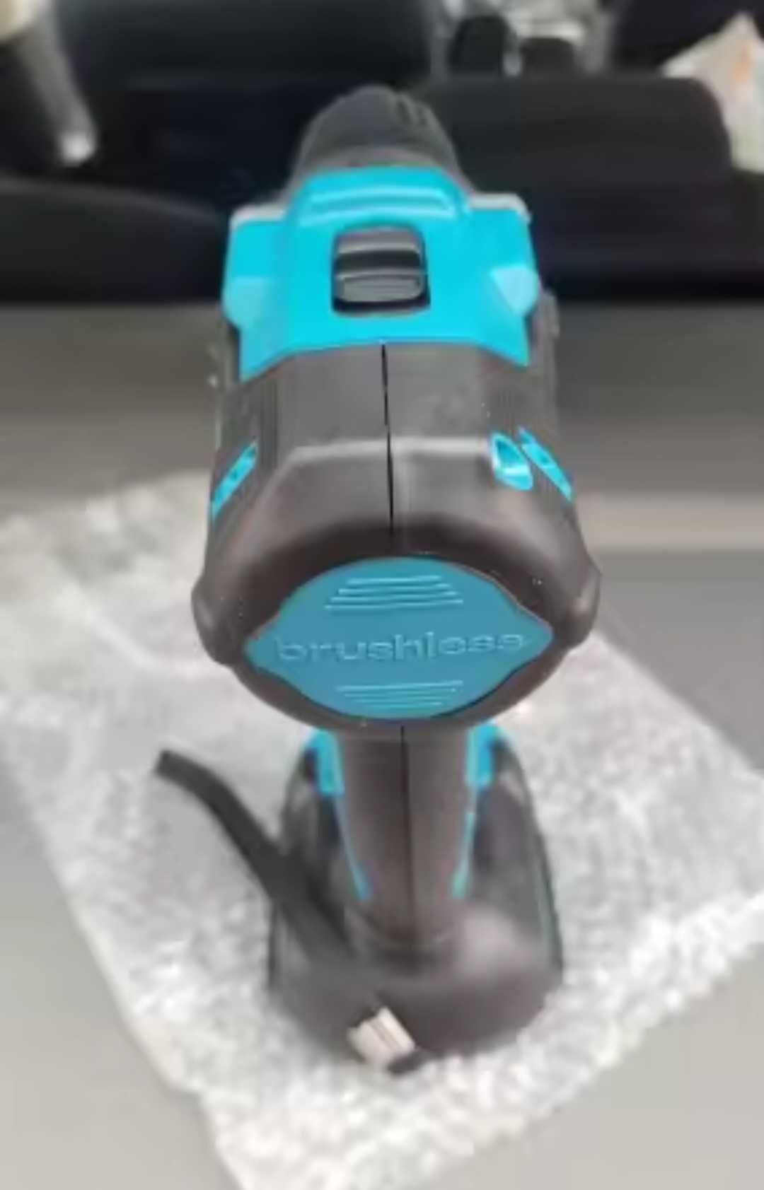 MAKITA aparafusadora