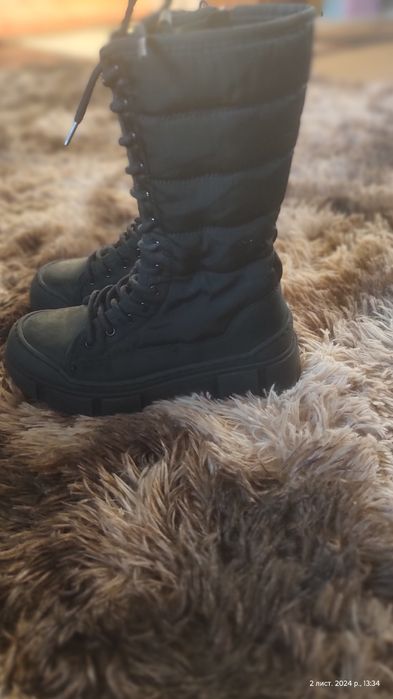 Самого  на дівчинку