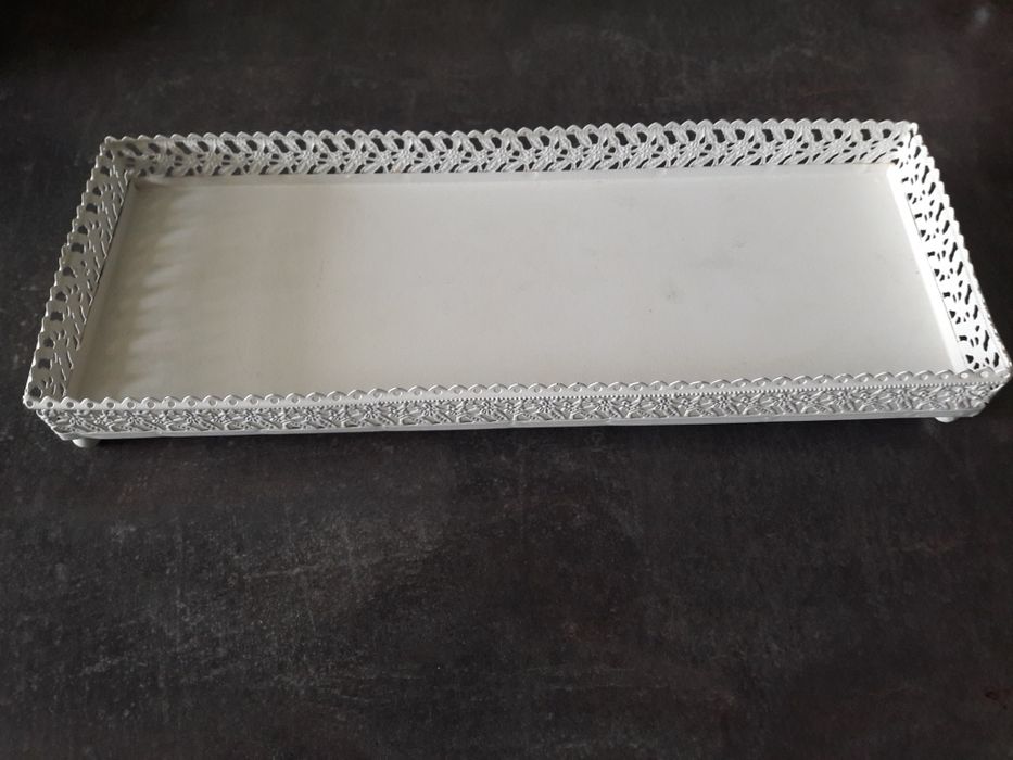 Metalowa taca na świece