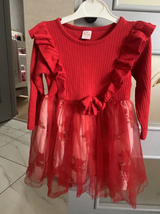 Сукня чеврноо кольору