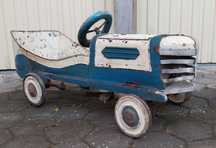 Carro a pedais antigo