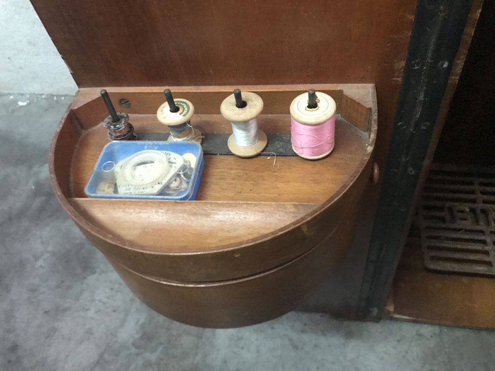 Maquina costura singer com móvel