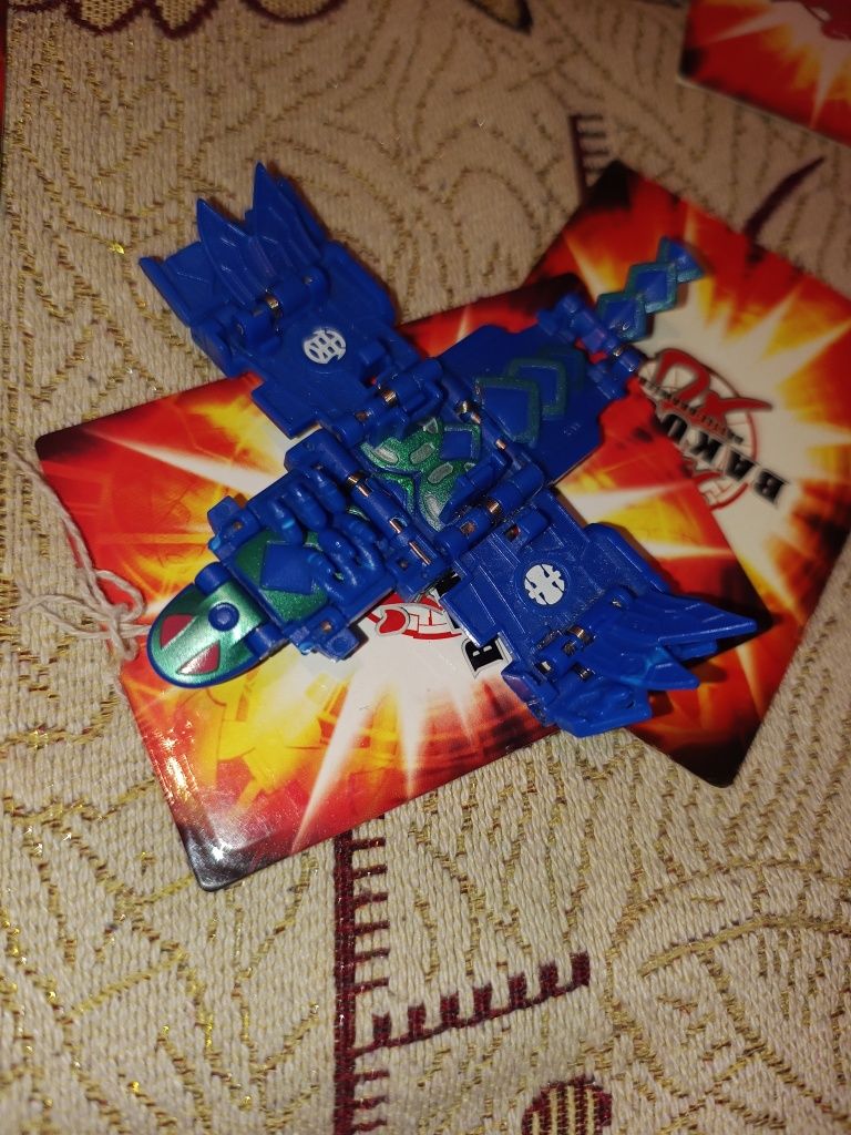 Бакугани, оригінал, Bakugan ™