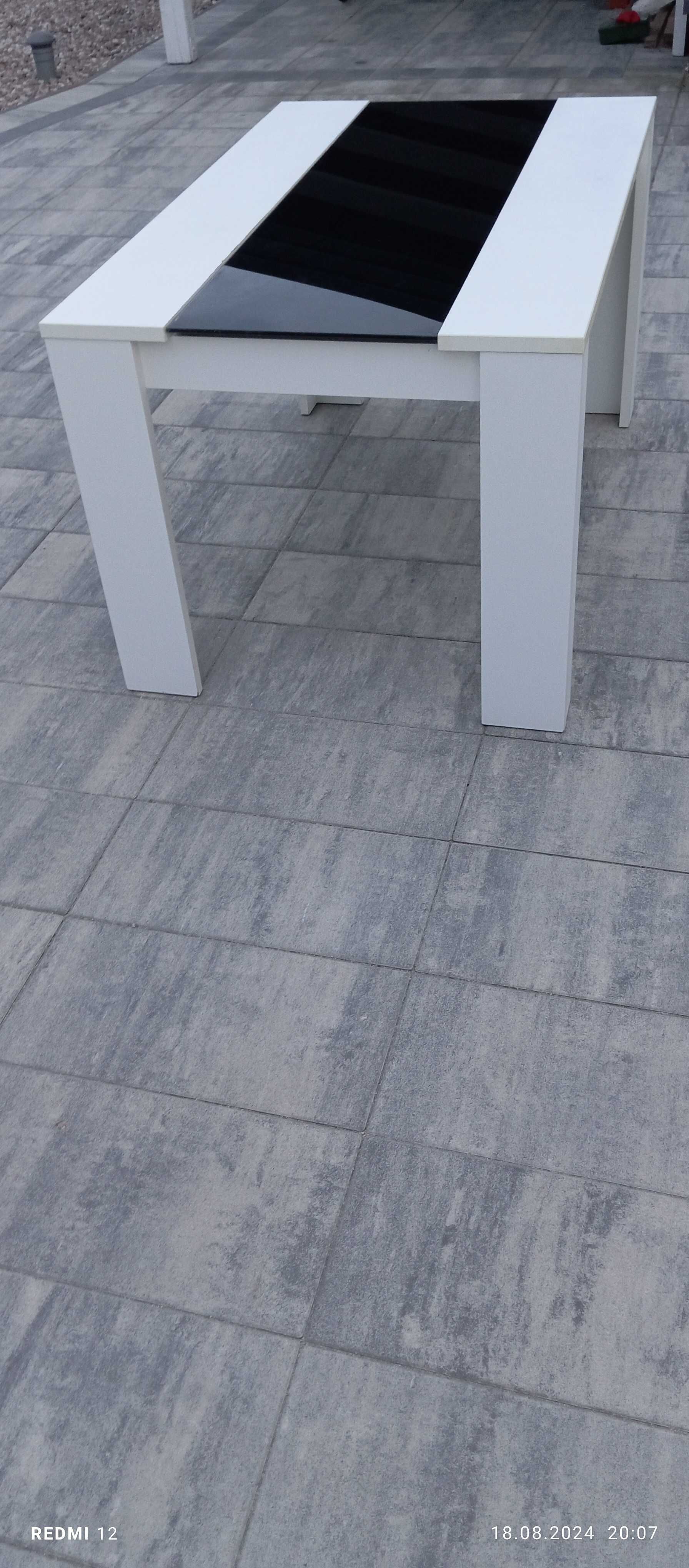 Sprzedam biały stół jadalnia/salon