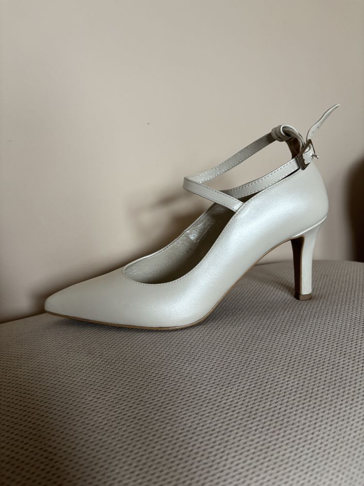 Buty ślubne kotyl 37