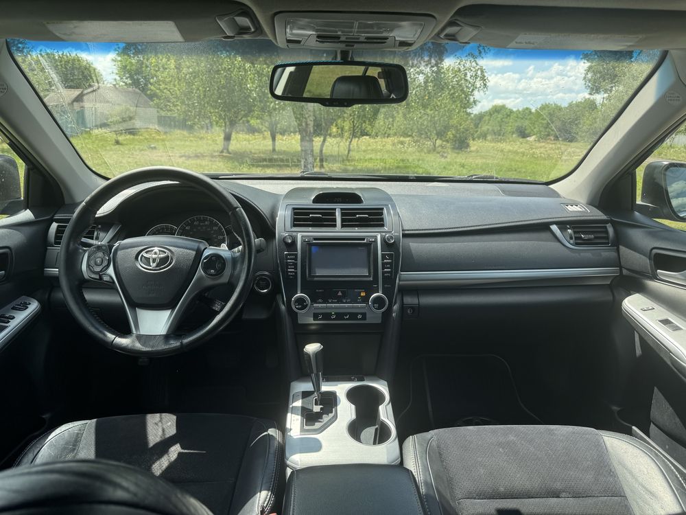 Продам TOYOTA Camry 2012 року