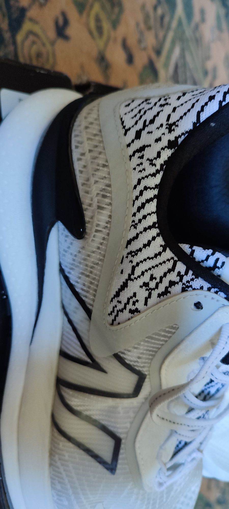 Топові кросівки з карбоном New balance lerato
