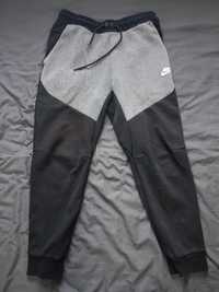 Spodnie Nike Tech Fleece