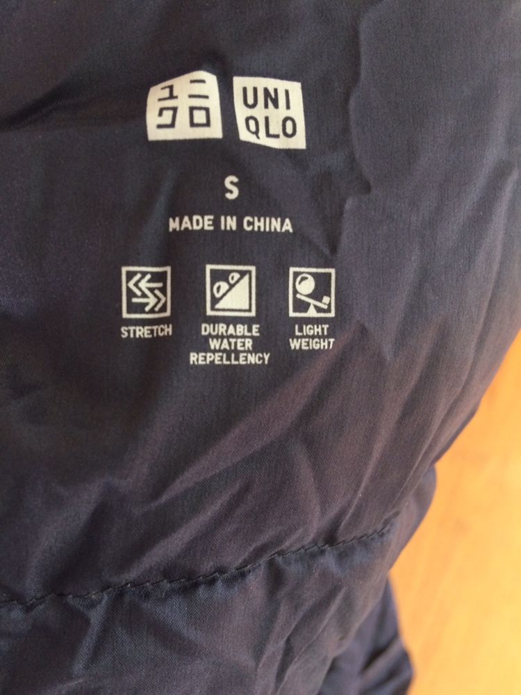 Пальто з капюшоном Uniqlo ультралегкі пуховики S темно-синє