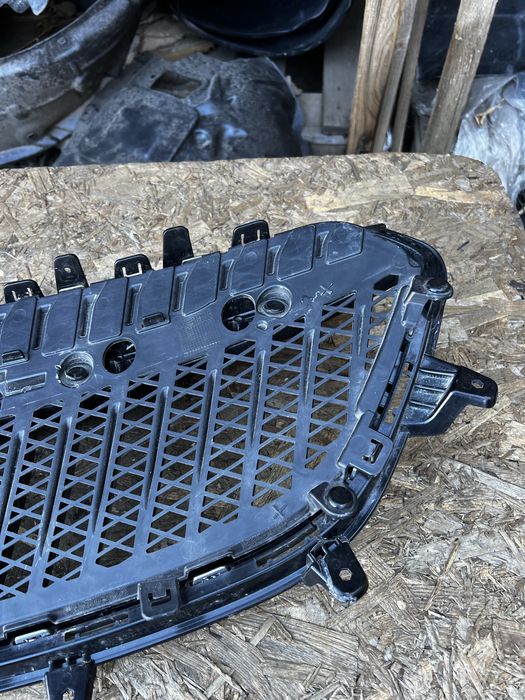 Решетка радиатора Buick encore 2017 - оригинал.