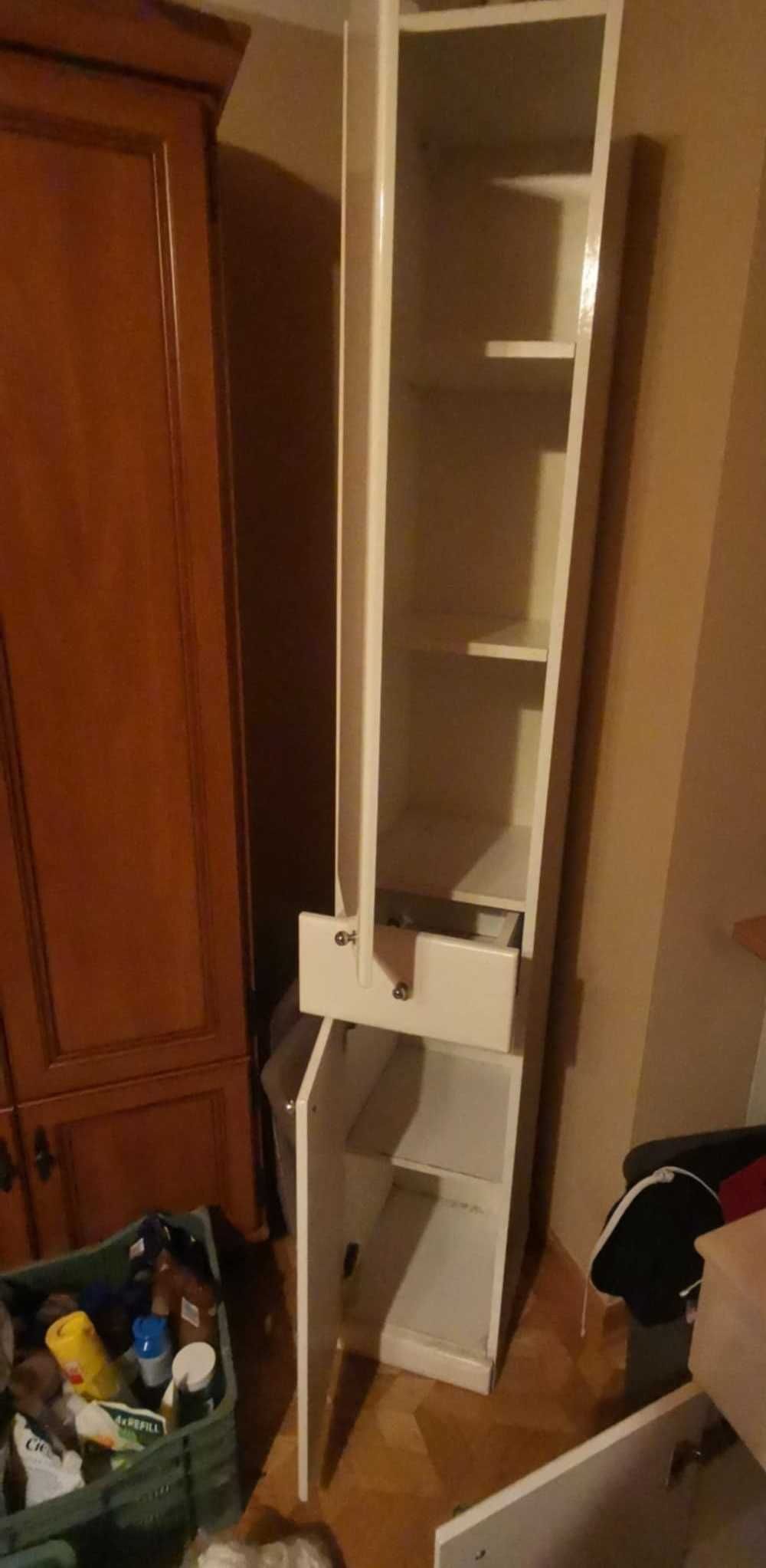 Biały zestaw szafek do łazienki