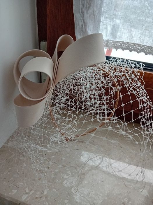 Fascynator z woalką. Ślubny lub inną okazja. Fulara&Żywczyk