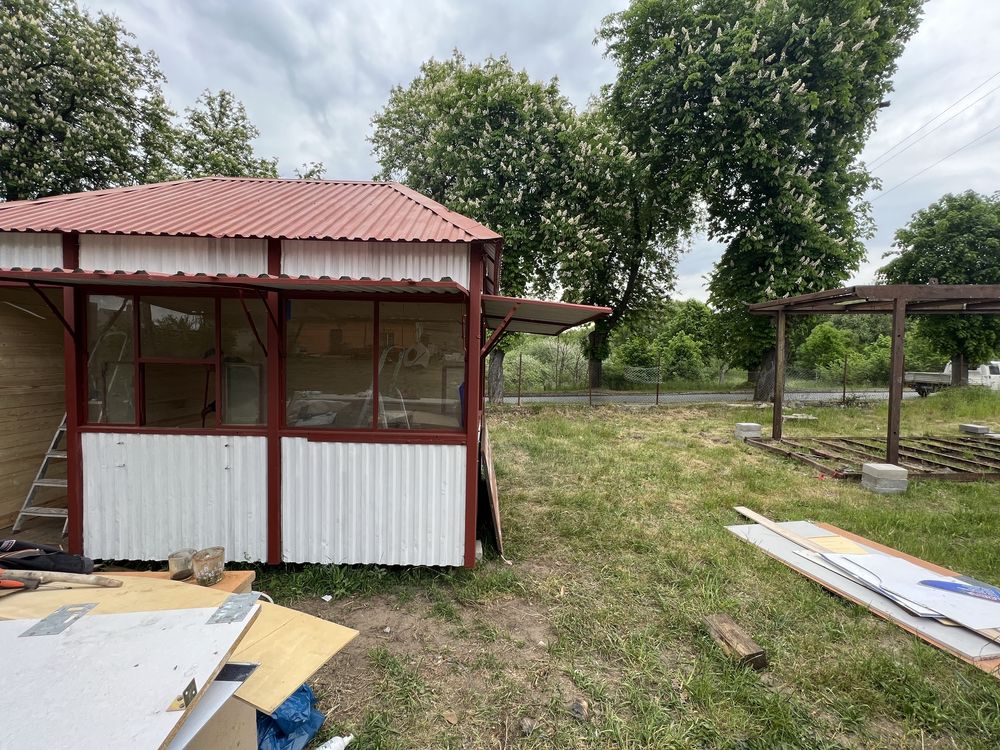 Kiosk pawilon kontener handlowy po remoncje .