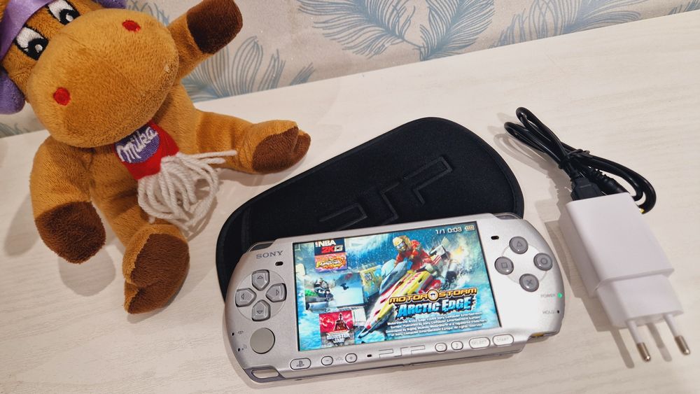 Sony PSP 3000 l 64гиг 138игр +чехол!