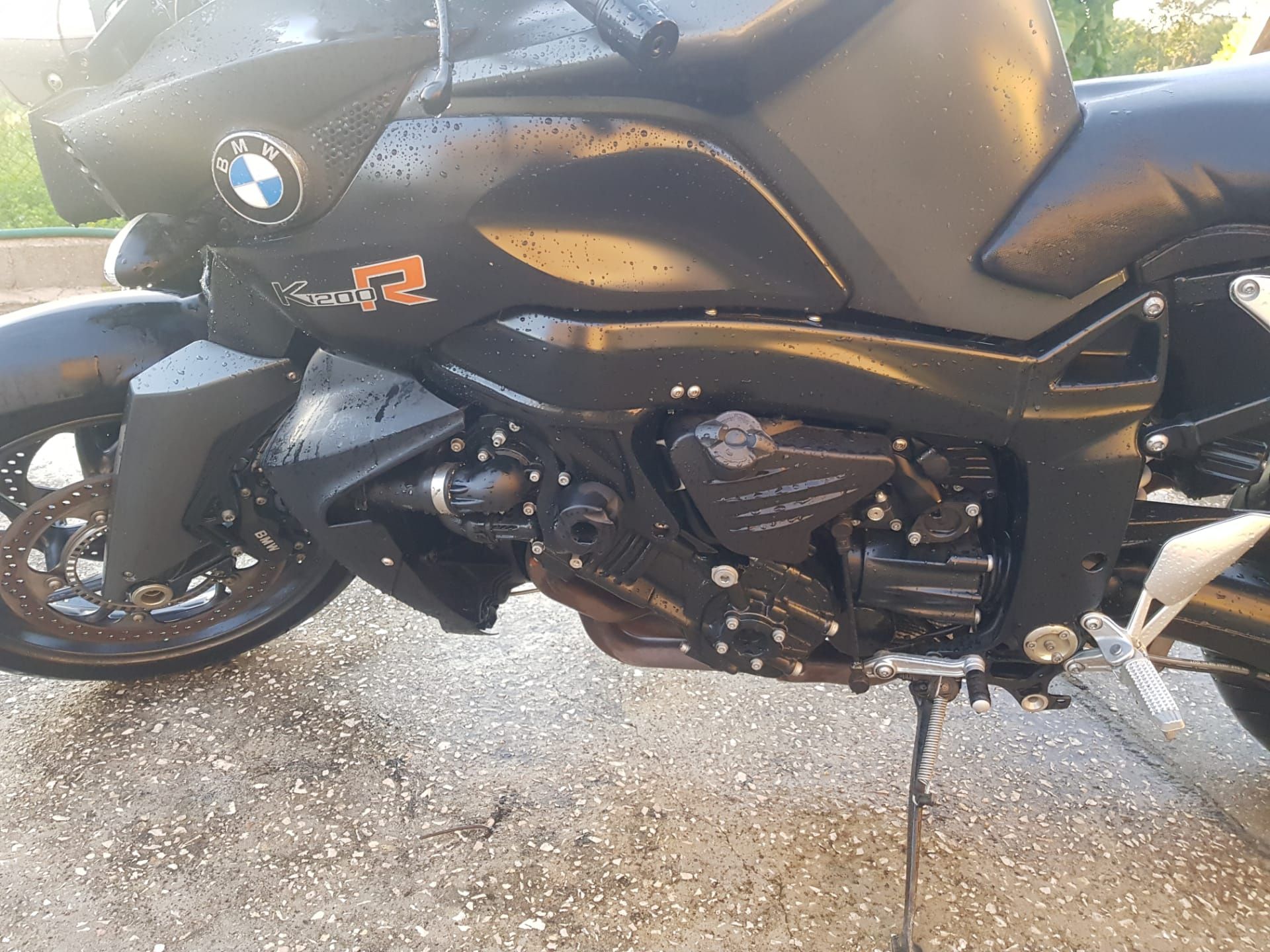 - Mota BMW K1200R