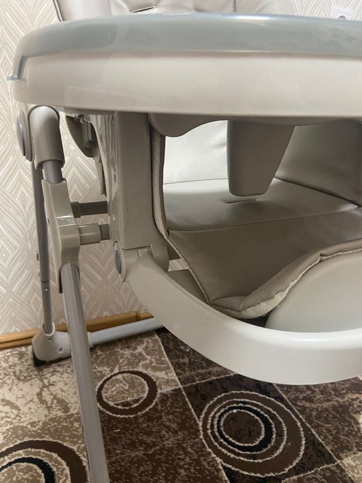 Стільчик для годування