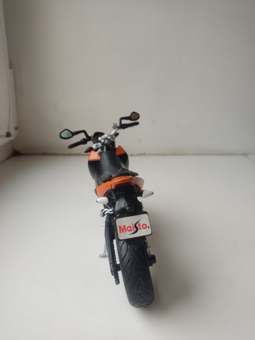 Мотоцикл duke 690 1:12