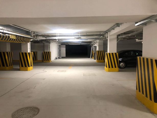 Miejsce parkingowe w garażu podziemnym ul. Św.Wojciecha 1