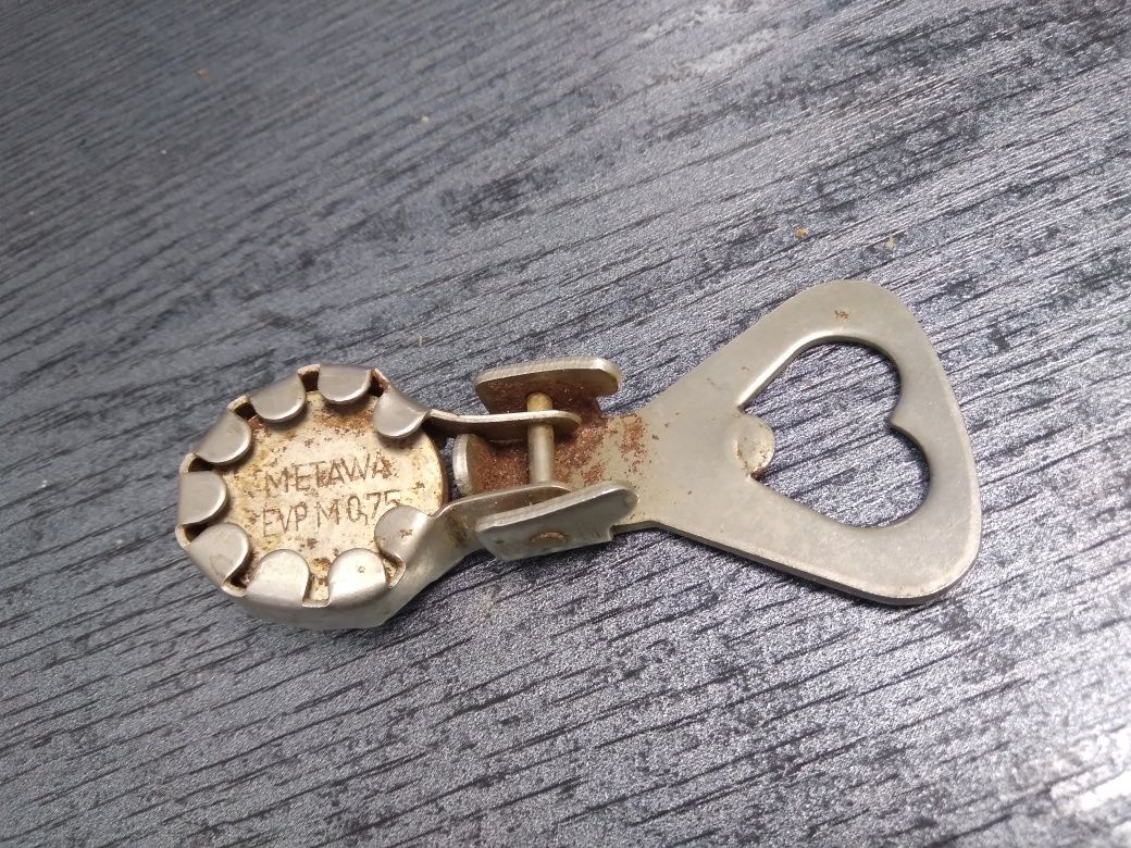 Otwieracz do kapsli z zamyjaczem Metawa Prl