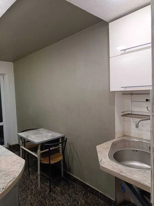 Продам чудову двокімнатну квартиру біля Епіцентру.