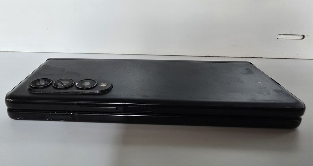 Продам Samsung Z Fold 3. 12/256