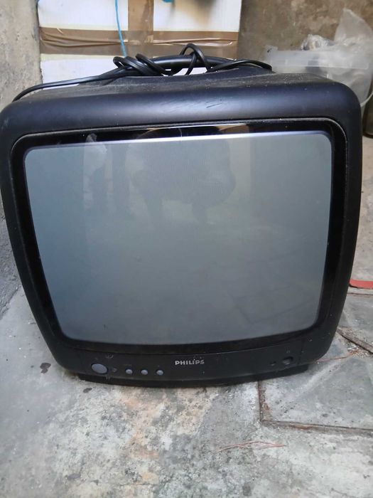 TV's e balança Becken avariadas para aproveitamento de peças