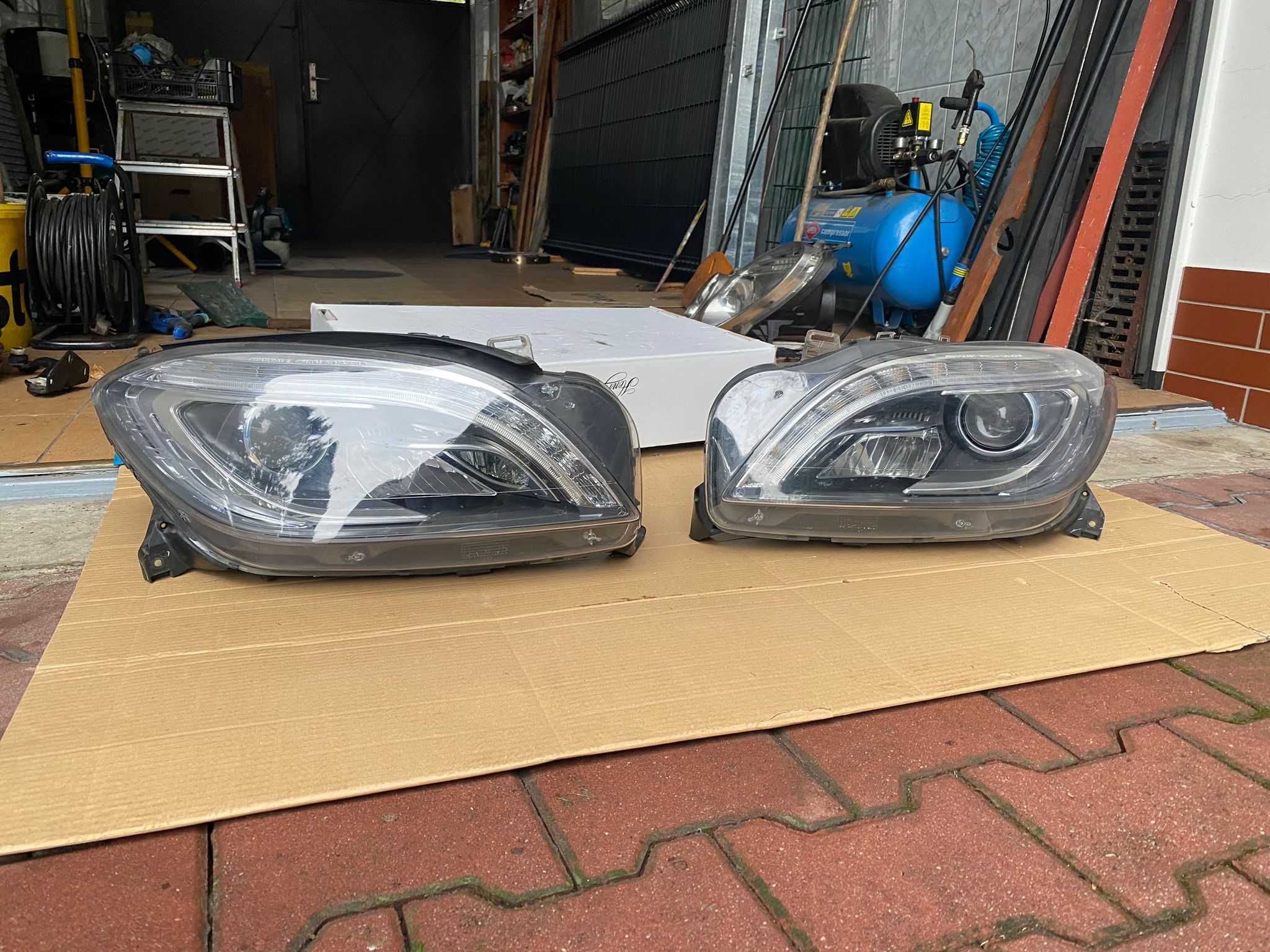 Mercedes ML  Bi Xenon LED lewy