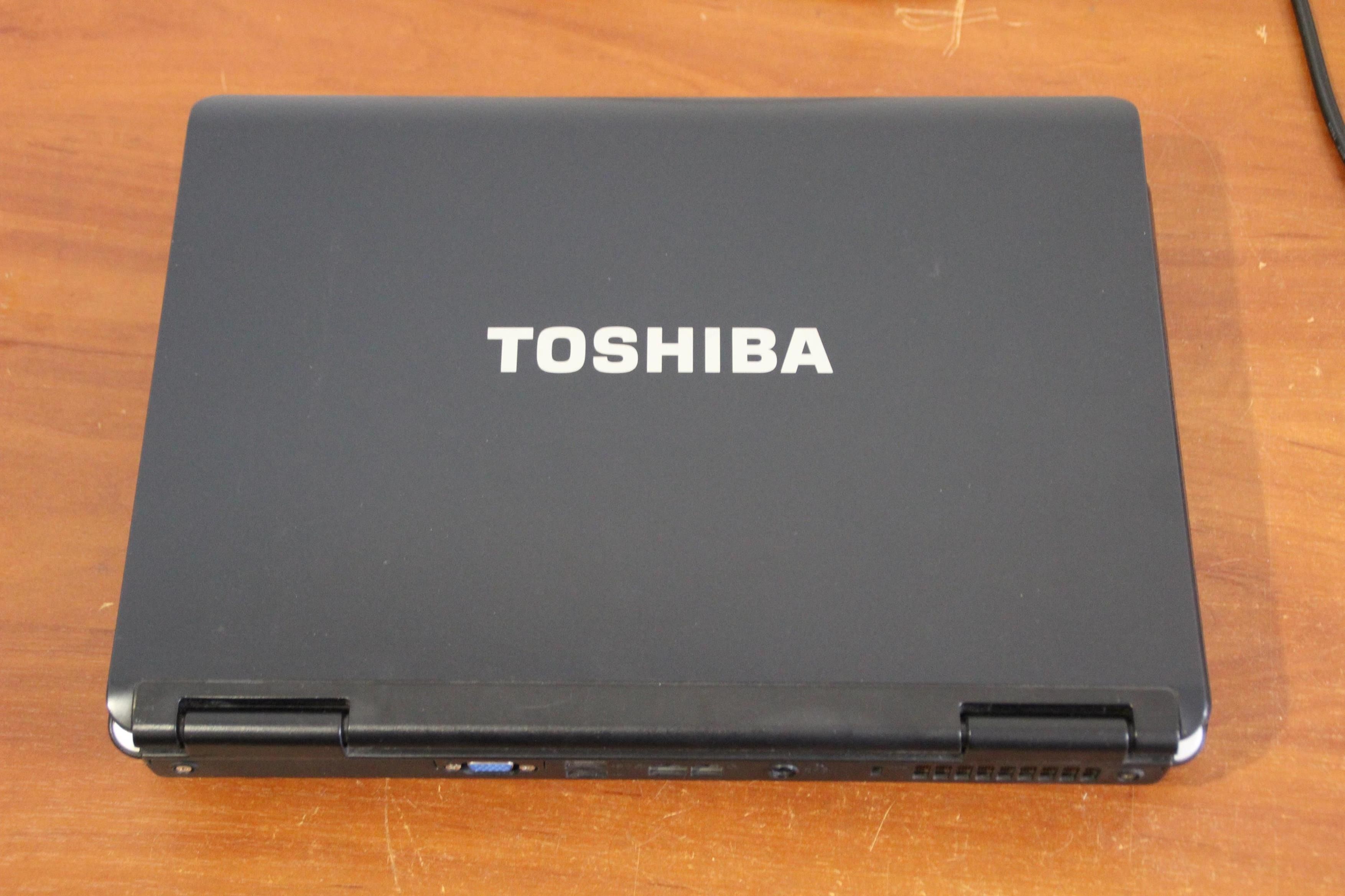 Ноутбук  Toshiba Satellite L40-15G Pentium DC 1.46GHz/2.5Gb/80Gb/15.4"