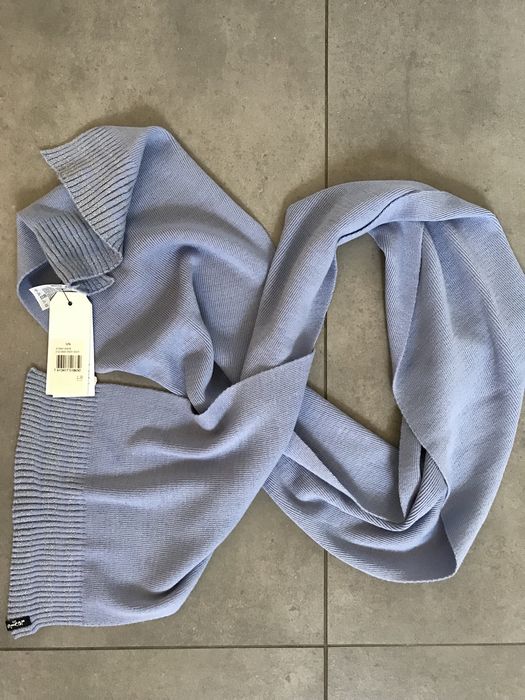 Nowy szalik Levi’s, damski