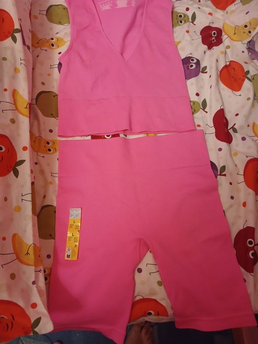 Спортивний костюм( топ  та велосипедки шорти Primark)