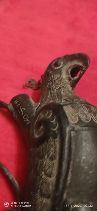 Pássaro antigo com marca Chinesa