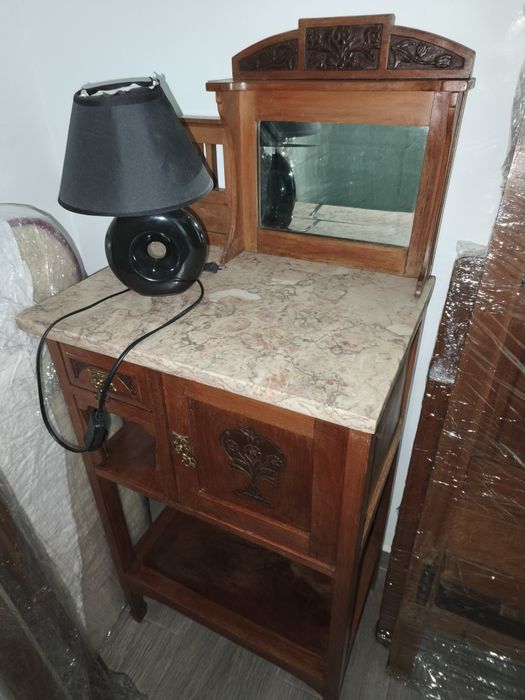 Cama de solteiro com cabeceira