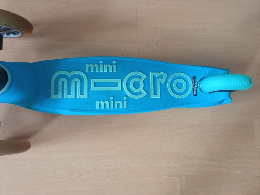 Hulajnoga Mini Micro Deluxe trójkołowa