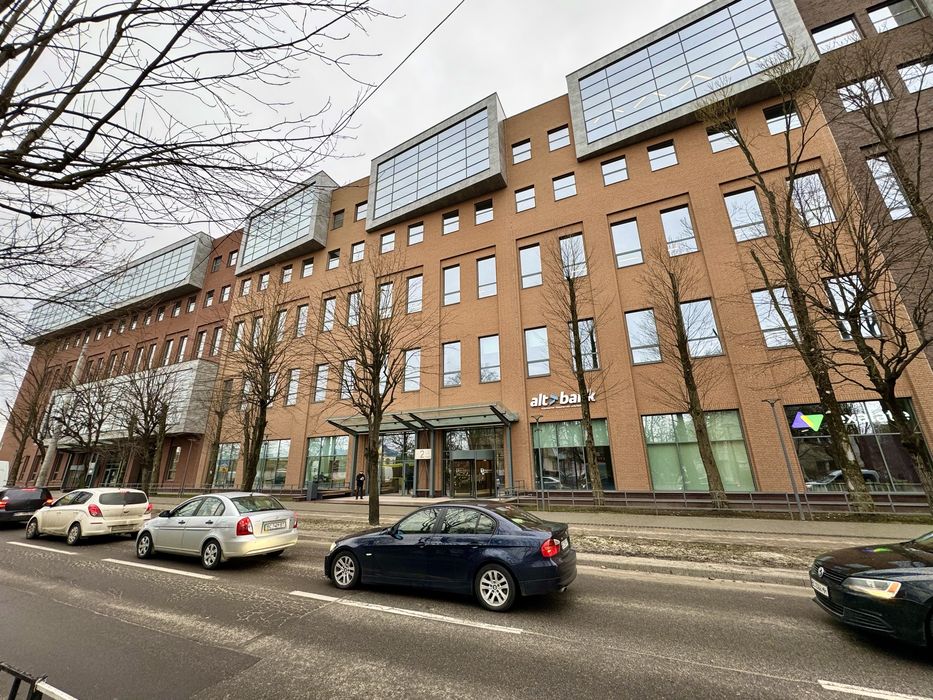 Сучасний Офіс 400 (м2) в БЦ, класу «А» на вул. Угорській