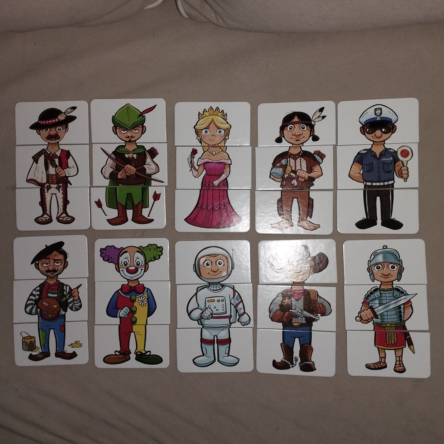 Puzzle postacie dla dzieci od 3 lat