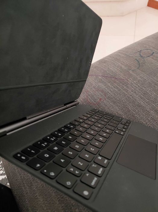 Capa Teclado Apple Magic Keyboard para iPad Air de 11''