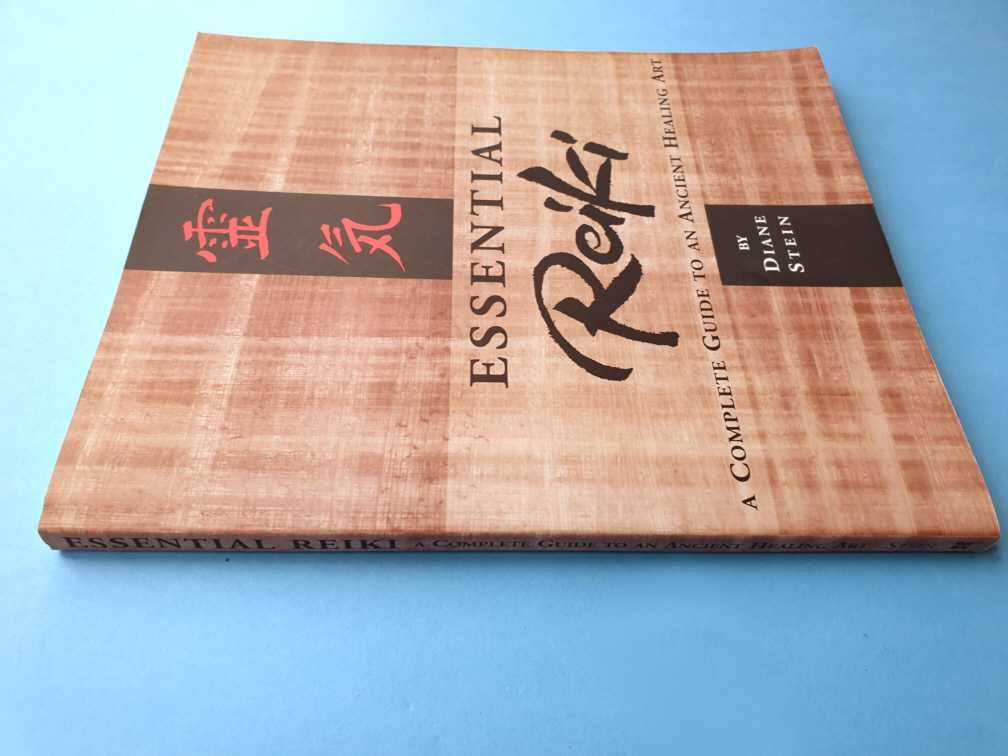 Livro "Essential Reiki" - Diane Stein