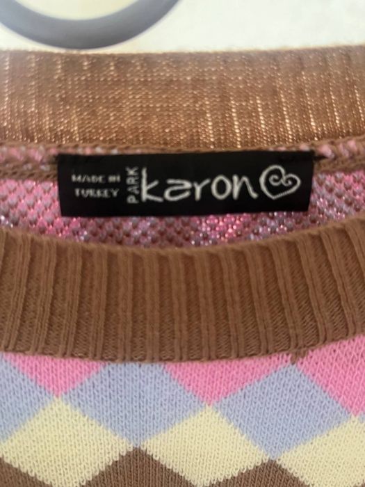 Свитер женский с орнаментом.