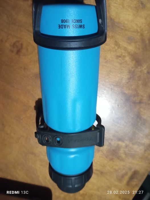 Bidon rowerowy wraz z mocowaniem