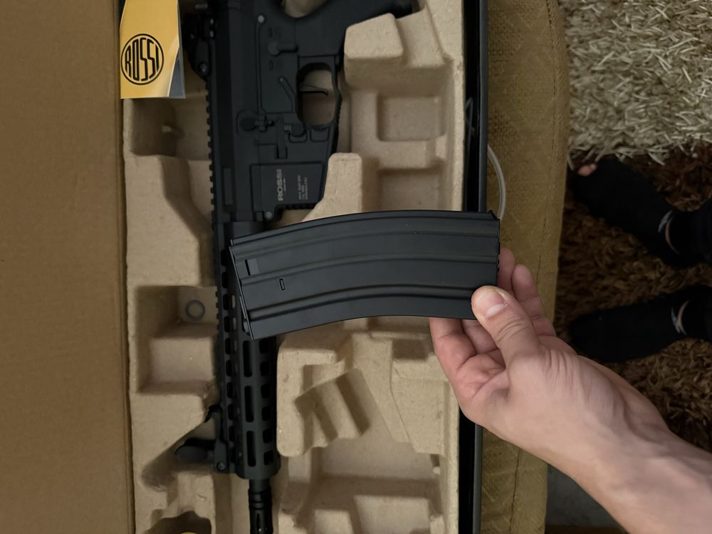 Arma Airsoft Sentinel Rossi M4