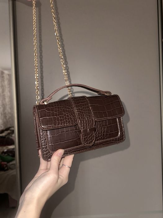 Сумка- клач на золотому ланцюжці