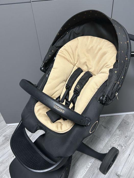 Stokke Gold Signature золота рама чорний візок