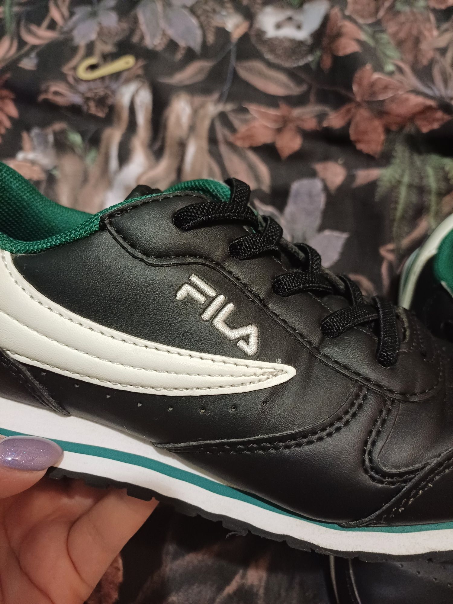 Buty Fila sneakersy r 33